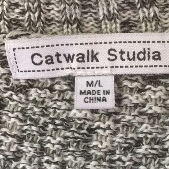 Catwalk studio sweater medium with large buttons black white  long roomy… - Picture 11 of 11